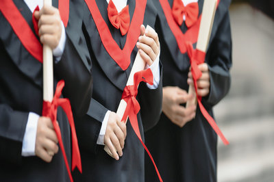 國外學歷報考北華大學在職研究生容易通過嗎？